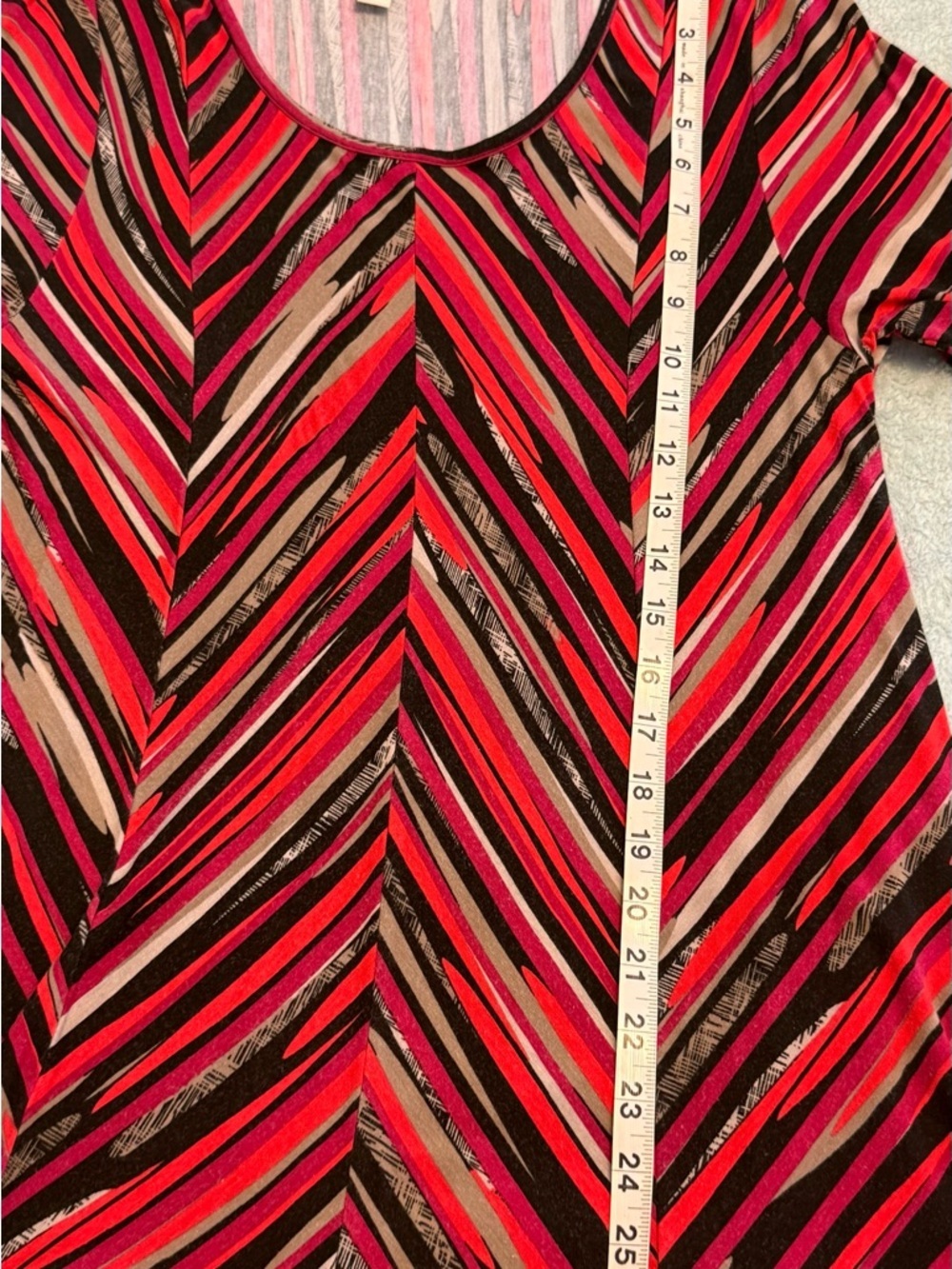 Dana Buchman Pink and Black Chevron Scoop Neck Tunic - Picture 6 of 6
